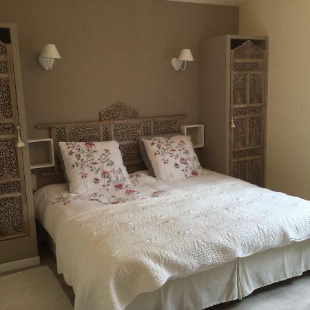 Les Secrets Du Mistral Bed and Breakfast Valensole Exteriör bild