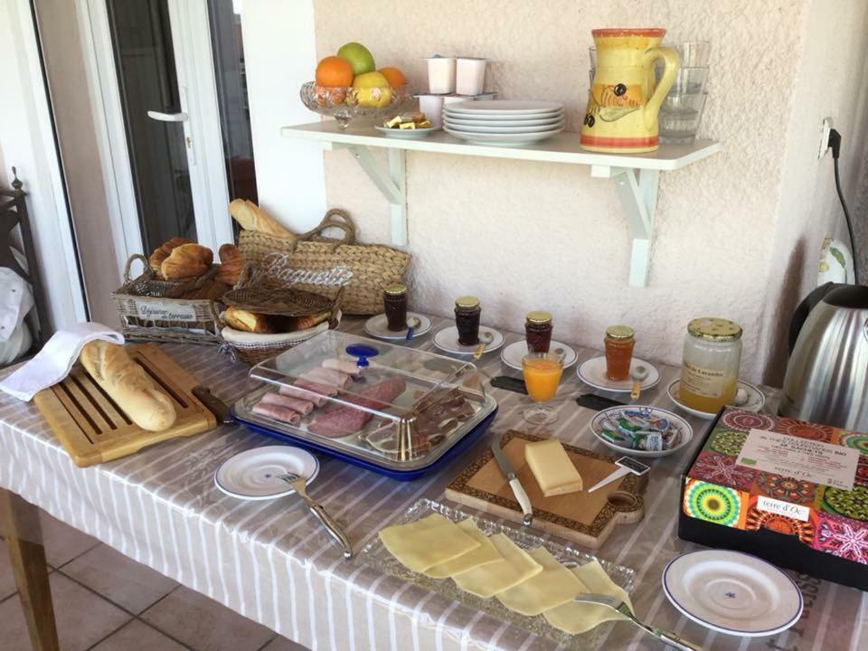 Les Secrets Du Mistral Bed and Breakfast Valensole Exteriör bild