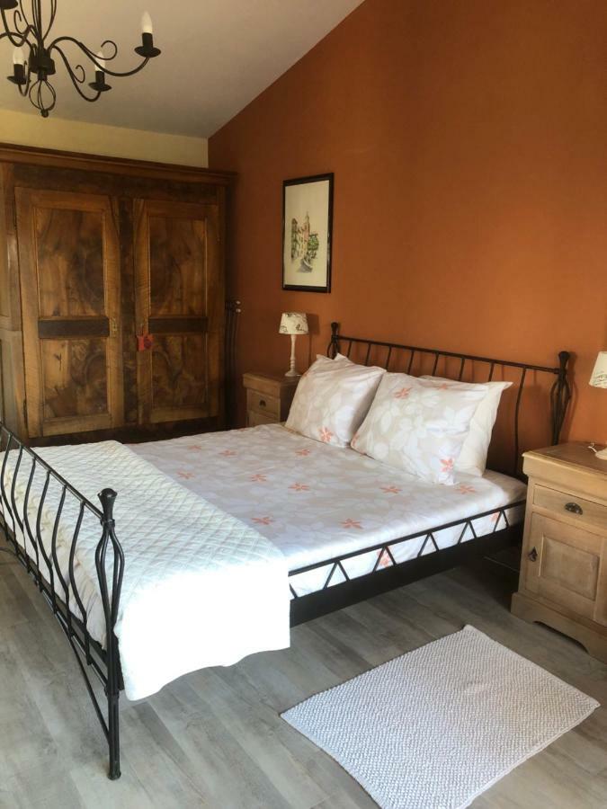 Les Secrets Du Mistral Bed and Breakfast Valensole Exteriör bild