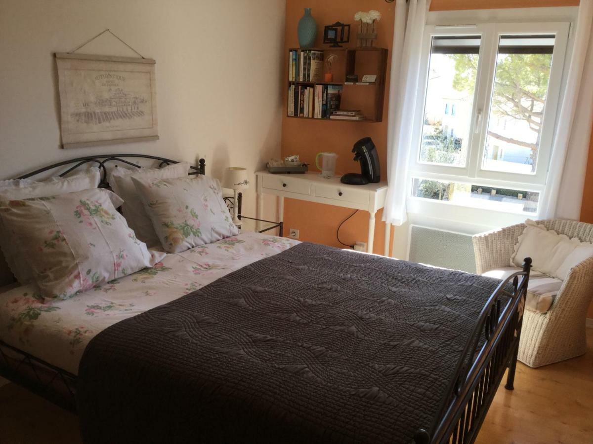 Les Secrets Du Mistral Bed and Breakfast Valensole Exteriör bild