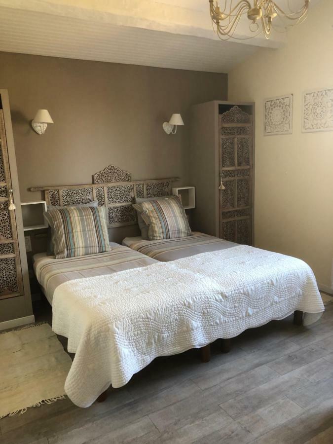 Les Secrets Du Mistral Bed and Breakfast Valensole Exteriör bild